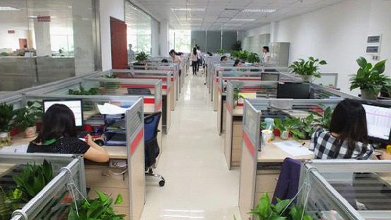 企业如何通过定制化入职内训提升员工胜任力？**